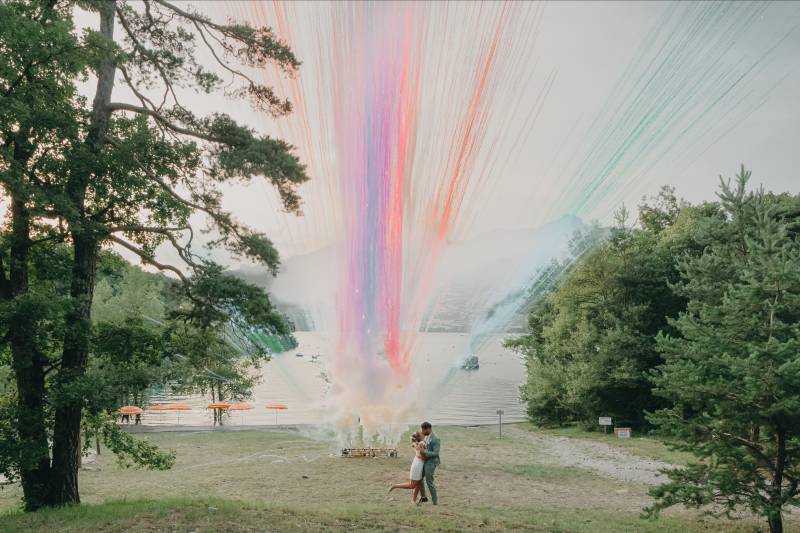 Mettre en scène une cérémonie laïque pour un mariage avec sonorisation et projection LED à Manosque ou à Sisteron