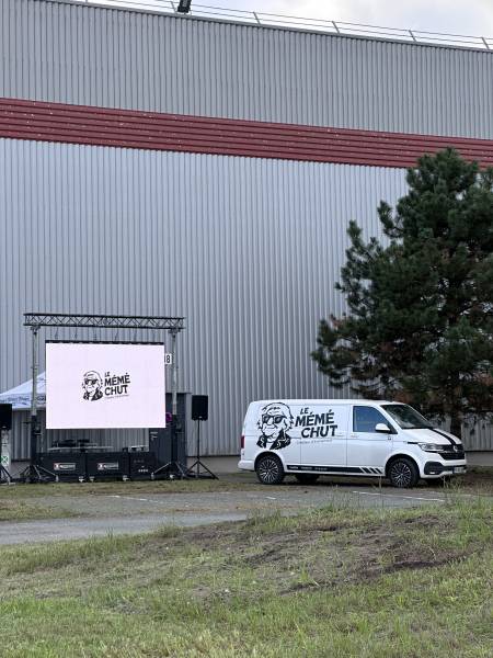 Décathlon site logistique réunion écran led