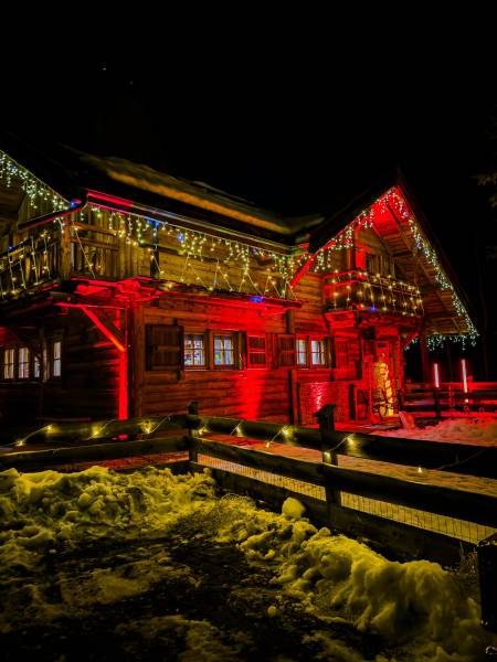 Décoration lumineuse d'un chalet à Serre Chevalier