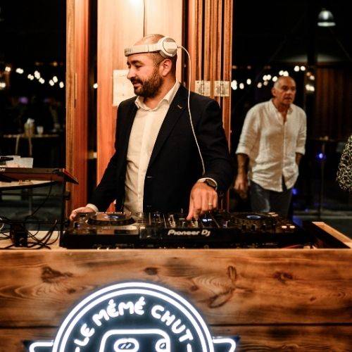 Concevoir une soirée privée avec DJ house et show lumière personnalisé à Fréjus dans le département du 83