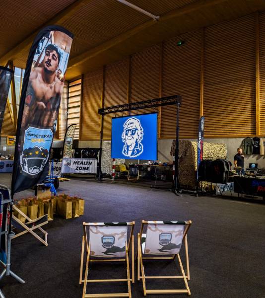 Installer un écran LED indoor pour une compétition de CrossFit à Tallard dans les Hautes-Alpes : performance visuelle et maintenance